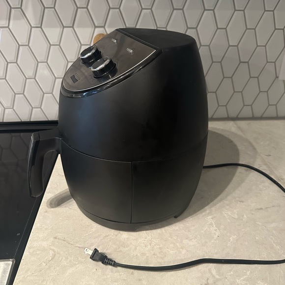 Bella Pro Series 4.2 qt Analog Air Fryer Matte Black Finish - Picture 3 of 5